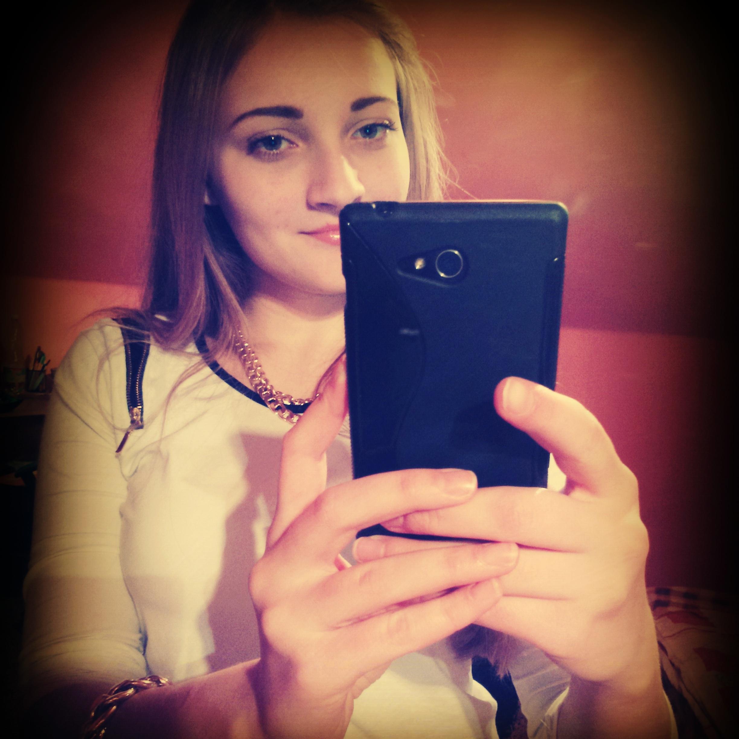 #ℋeℓℓo#I'm Hungarian#15#Slovakia#in love#easy sociable type#'
#I ℒℴνℯ my boyfriend ♡ 2013.6.27.#
I like parties:)#