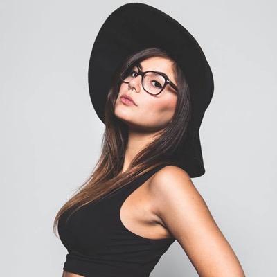 Diplômée en communication/publicité !
