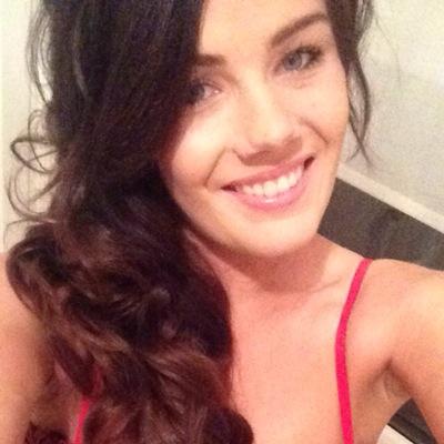 HollyA32's profile picture. 23, London/Oxford, Nurse :)