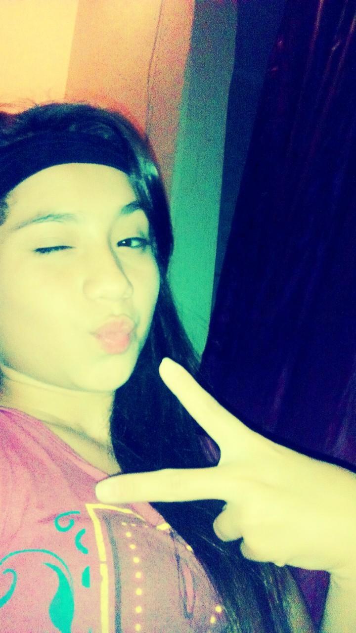 soy muy graciiosa y me gusta mucho la gente q se rie de nd ;)