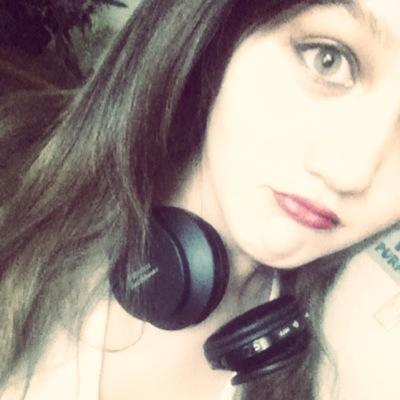 BTF~ MCR~ SWS~ ETF~ PTV~ BVB~ FLW~ OM&M~BMTH~AA~ATL~ SS~ CG- FIR- Many more. I'm in love with: pandas, knives, poetry, skateboarding, Taco Bell, Vic Fuentes. ❤