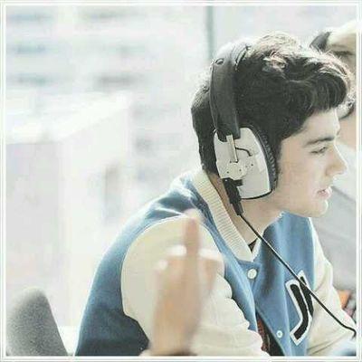 I fell in love with him slowly and then all at önce.