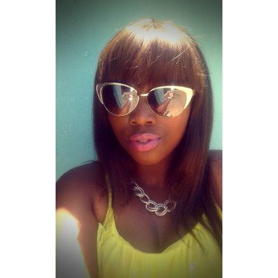 ♥aries 14 april ♡last born ♥dark sbutubutu♡deep &soulful lover♥yummy mummy ka owethu♡femist ♥love fashng ♡i blv in ma self ♥ma life my pictures dnt judge♡