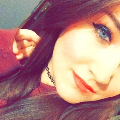 charliekay15's profile picture. I'm weird, but a good mate. If ya get to know the real me you'll know I'm a keeper not a creeper