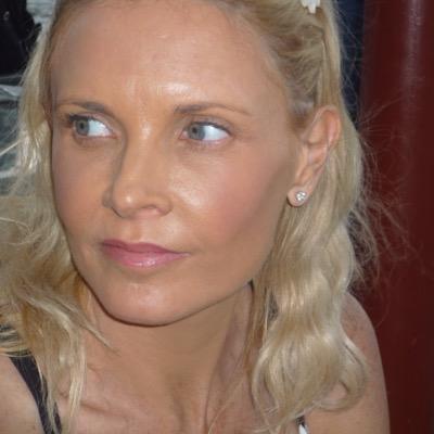 cindlesh's profile picture. The best way to cheer yourself up is to cheer someone else up!!!!