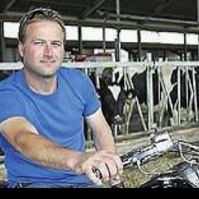 Eigenaar Texelse IJsboerderij Labora / Post Commandant brandweer  De Cocksdorp / Bevelvoerder bij brandweer Texel / Tractordrijver bij KNRM station De Cocksdorp