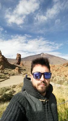 Licenciado En La Universidad De La Vida.
La derecha solo para escribir.
Rojo,republicano, ateo y cervecero, el orden ponlo tu 😁
