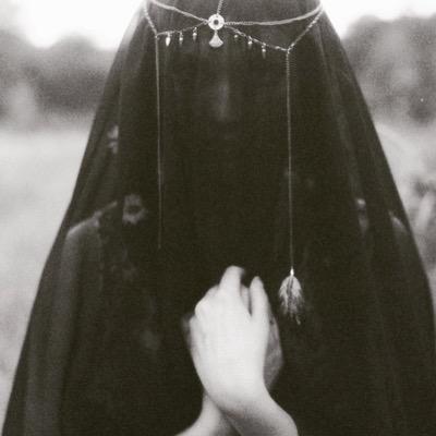 تفَاءَل بِمَا تَهوىَ ، يَكُن .