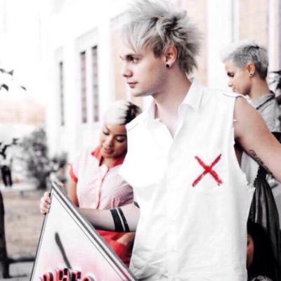 5sosorsmthin's profile picture. FREE FOLLOW❗️FOLLOW➡️ @patriciabebo3 ⬅️ unfollow if you don't ‼️