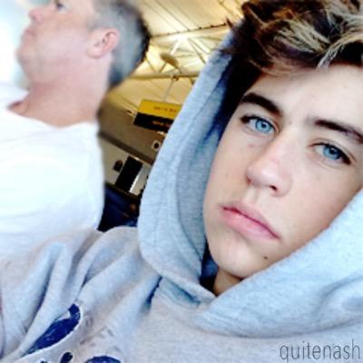 follow @quitenash and turn on her notifications (tweet proof) and she will dm you to Nash Grier