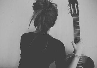 android freak, chocolate maniac, music lover, alternative punk rock person, anti-social hippie. just a tumblr lonely girl.