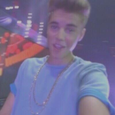 follow @beaftdevonne cause she gave you this free follow