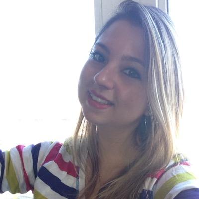 larihlarinha's profile picture. 