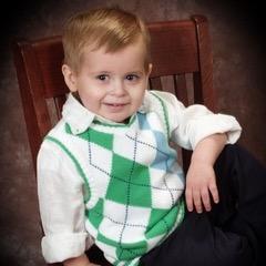 * hey i'm little Hunter im only 2 years old and im a little davil and im always on the go mama is @CullenDaisy14