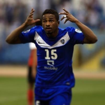 - احتراماً للحب ؟ احببتُ الهلال . - اللهم ارحم ابي رحمةً واسعه - صلو على محمد .