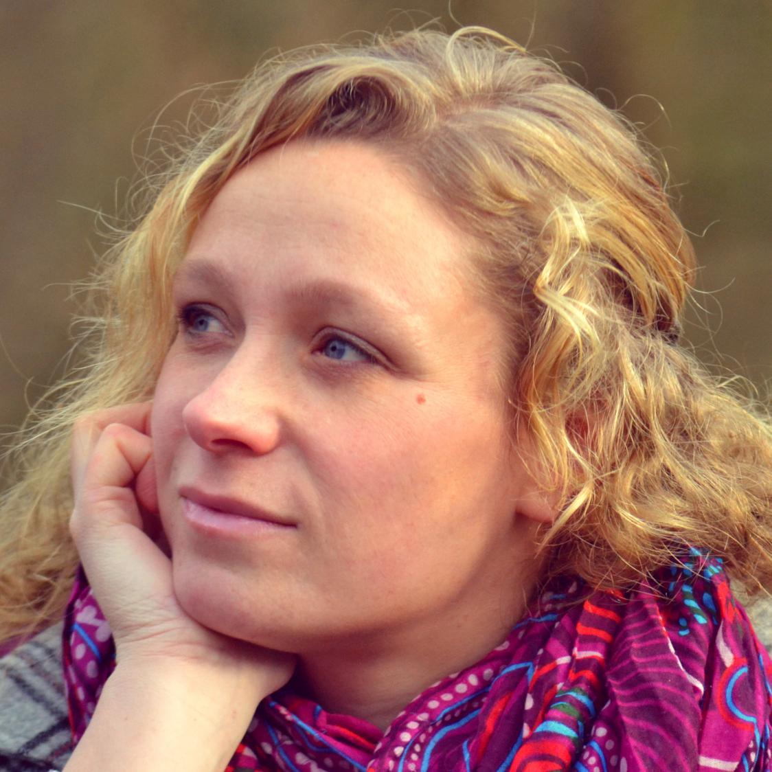 Blogger / Freelance tekstschrijver / Warm & Lief / Auteur 'Kusje in de wind' (.com) / Heerlen