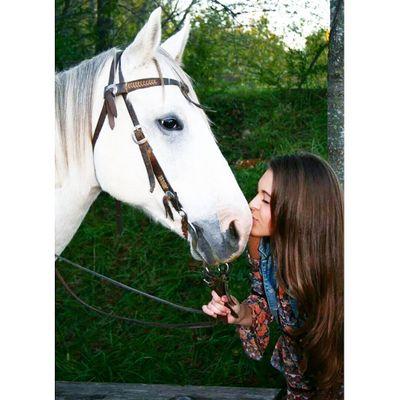 loves jesus :)