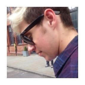 follow @longsleevesnjh and tweet her pictures of niall bc she gave you a free follow