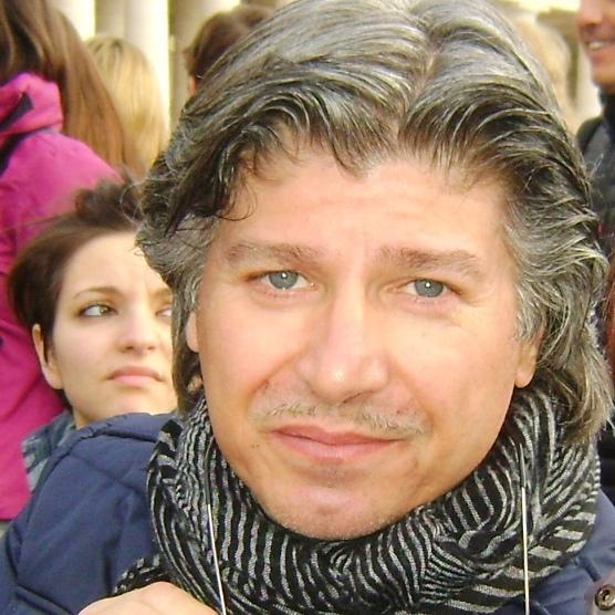 Difendere la propria cultura,in Italia, sta diventando peccato mortale. Intimiditi dall'impropria parola《razzista》, tutti tacciono come conigli.

Oriana Fallaci