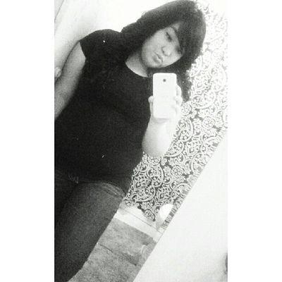 vana_romero's profile picture. snap chat: vana_r insta: _vanaxoxo