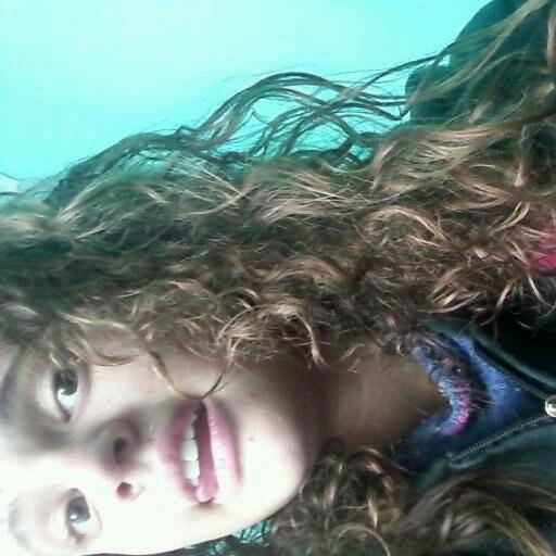 ∿Não sou Elianatica de coração, pois um dia ele irá parar de bater. Sou Elianatica de alma, pois essa sim é eterna! ∞♡ fã da @Eliana ♡
