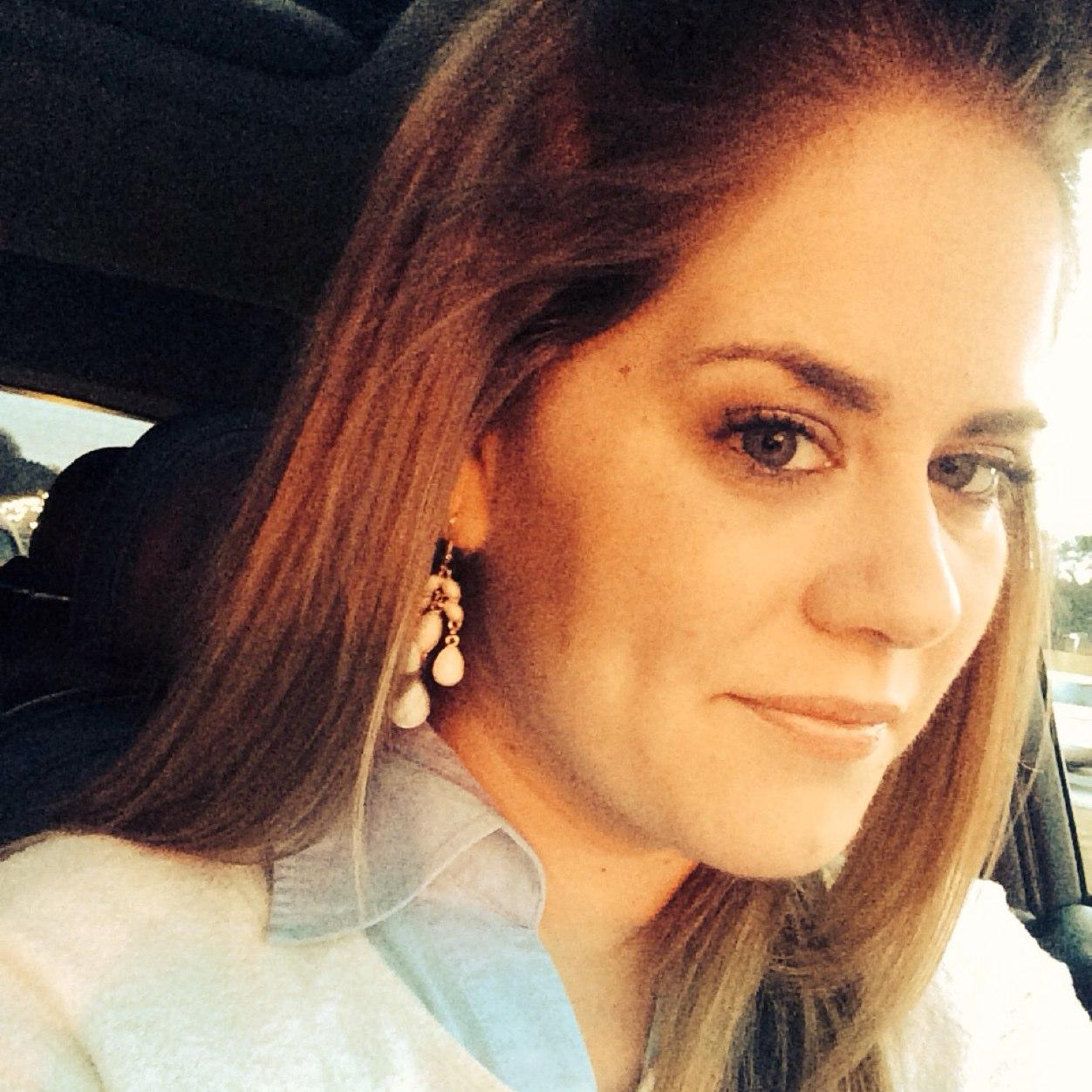 peach_icecream's profile picture. green eyed cupcake aficionado.