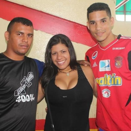 Como yo no existe ni existirá otra igual, Boxeadora Sub Campeona Continental 2013, Profesora de Inglés, Lcda. en Administración, Honesta, Fiel, Revolucionaria.