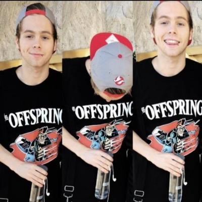 5SOS✨ 0/4✌️, never/5✨, 0/4✨ 0/5✨ Rixton✨ (J+C+BandAcc/5) Lewi faved twice 0/12✨
