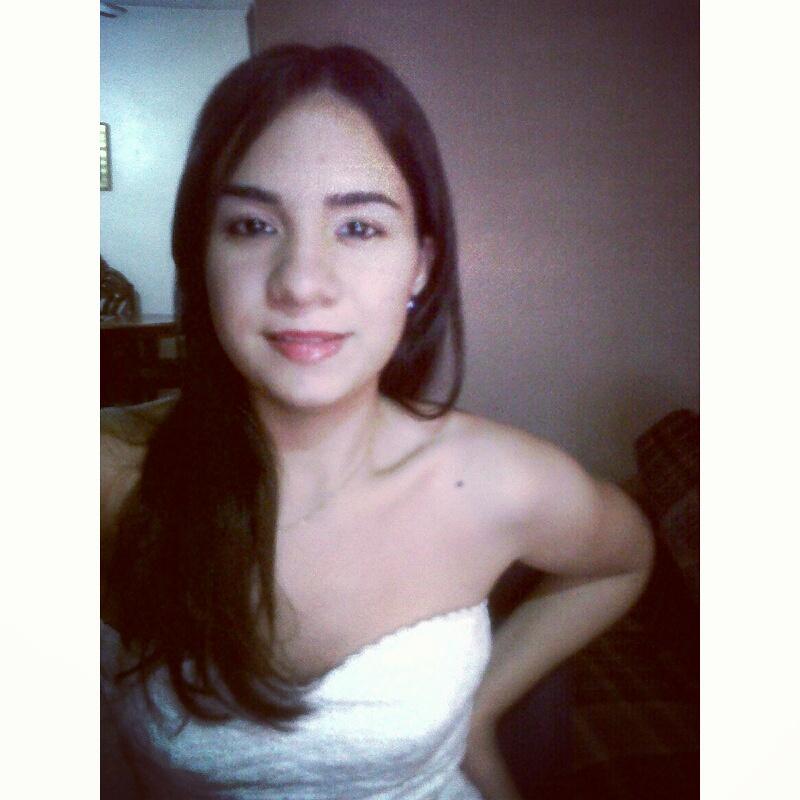 Soy una persona simpática ,buena, amable, cariñosa, responsable .