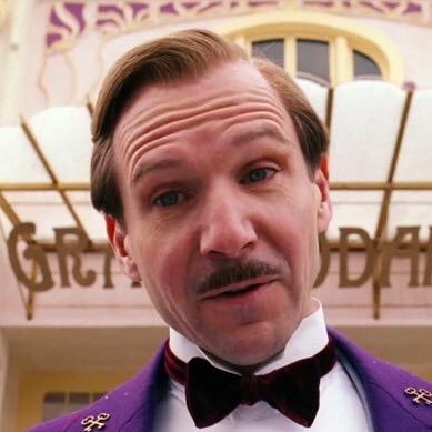 mongustaveh's profile picture. owner of luscious lips and coiffured ears