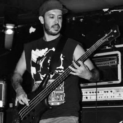 Baller, foodie, dog dude and bass for @Five_surVive ✋🏻