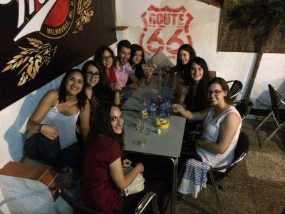 Estudiante de Trabajo Social (Universidad de Barcelona). La vida es como montar en bicicleta. Si quieres mantener el equilibrio, tienes que seguir avanzando.