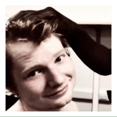 hidingziall's profile picture. saved for @sloutboys