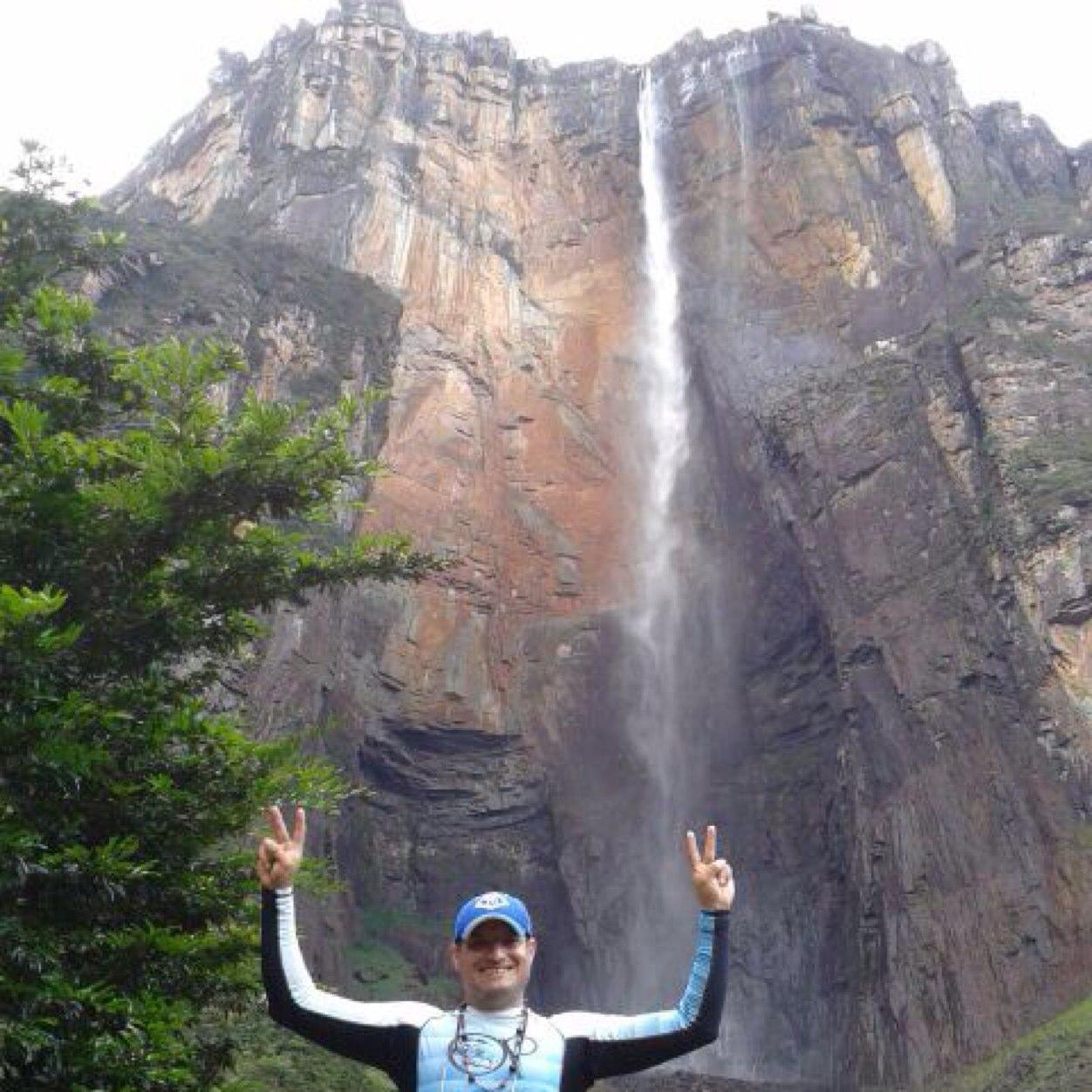 ljrrodri's profile picture. 🇻🇪 vinotinto 100pre, me gusta compartir con mi flia y amigos. Outdoor sports! 🎸 🎶  !