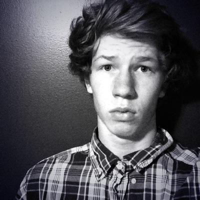 neonjesse's profile picture. ♡jesse followed on 02/19/15♡
jesse girl from the start:) 
remember to smile, you're worth it:)