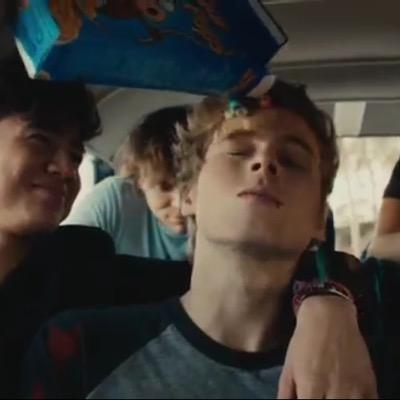 PLEASE FOLLOW @anorexicmalum for a free follow