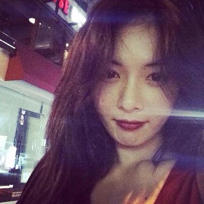 Hyuna + Love = 100%