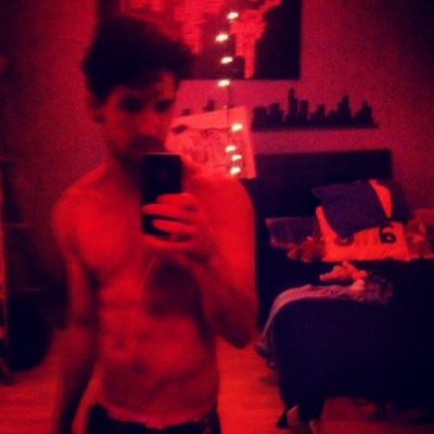 Mercadólogo nivel A/B. Deportista, 20 años. Creativa, crítica mente polémica. Travieso Coqueto Amante del Amor.