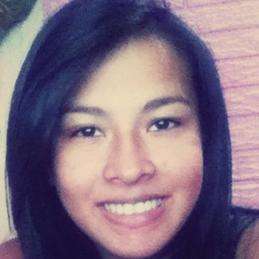 Alegre, sincera y dicharachera.