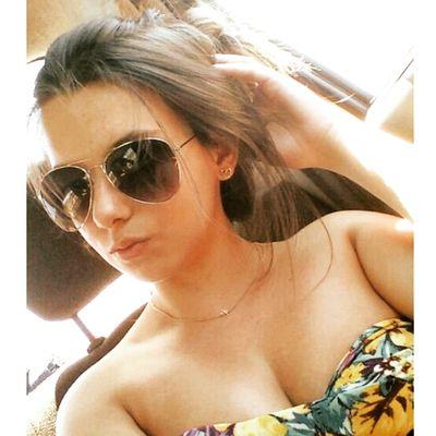 bruna_lauer's profile picture. Sorria para a vida e ela sorrirá para você.