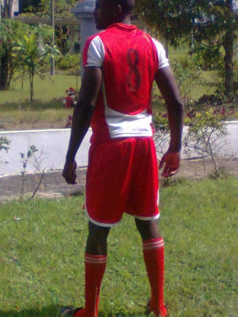 Tall&handsome guy,he likes soccer...playing,watching,eat soccer & dream soccer always!!!Manchester United that's My Team