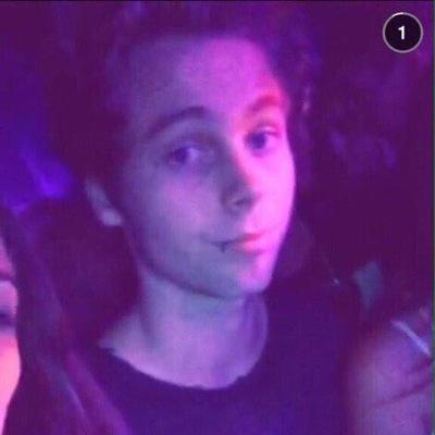 im luke and i like cats and boys