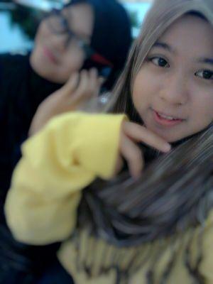 ijaanizah's profile picture. From Cik Ija to Cik Jaja {besties twitter}