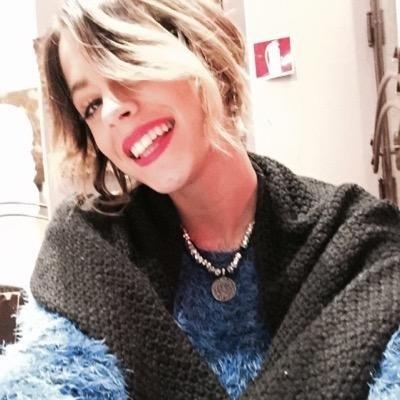 Soy tinista de corazon por que tini me enseño a que los sueños se hacen realidad
      
                         !!!SIGUEME  Y TE  SIGO!!!