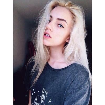 names pyper. your typical murderous teenage girl. 18. RP/FL