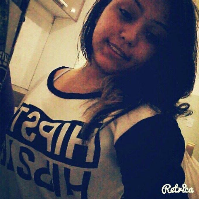 Preciso admitir, sou muito irônica, e grossa as vezes, um pouco meiga de vez em quando. Gosto do meu lado apaixonado, mas quase nunca demostro.{Foco,Força e Fé}
