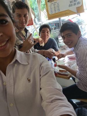 la vida es prestada y hay que disfrutarla como mas te guste y te pegue la gana