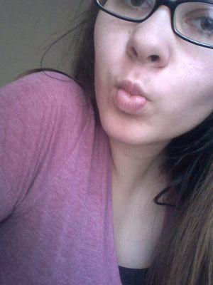 _Broke_Babe's profile picture. The name says it all. 21. Avi is me. Est. Christmas Eve 2014. Forever a brownie with @moreechampagne