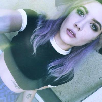free follow from @pixieaesthetic  and @alex_5sos_hemmo (-: follow us and we'll likely follow back