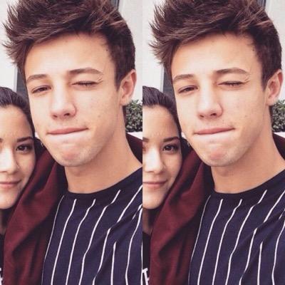 follow @sunrisedaIIas turn her notifications on and fav all her tweets for a dm to cameron dallas, nash grier and jack johnson :)